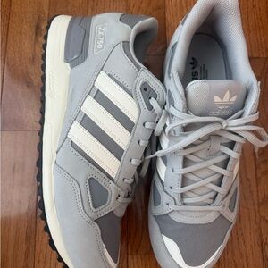 Adidas Men's Gray and White ZX750 Sneakers